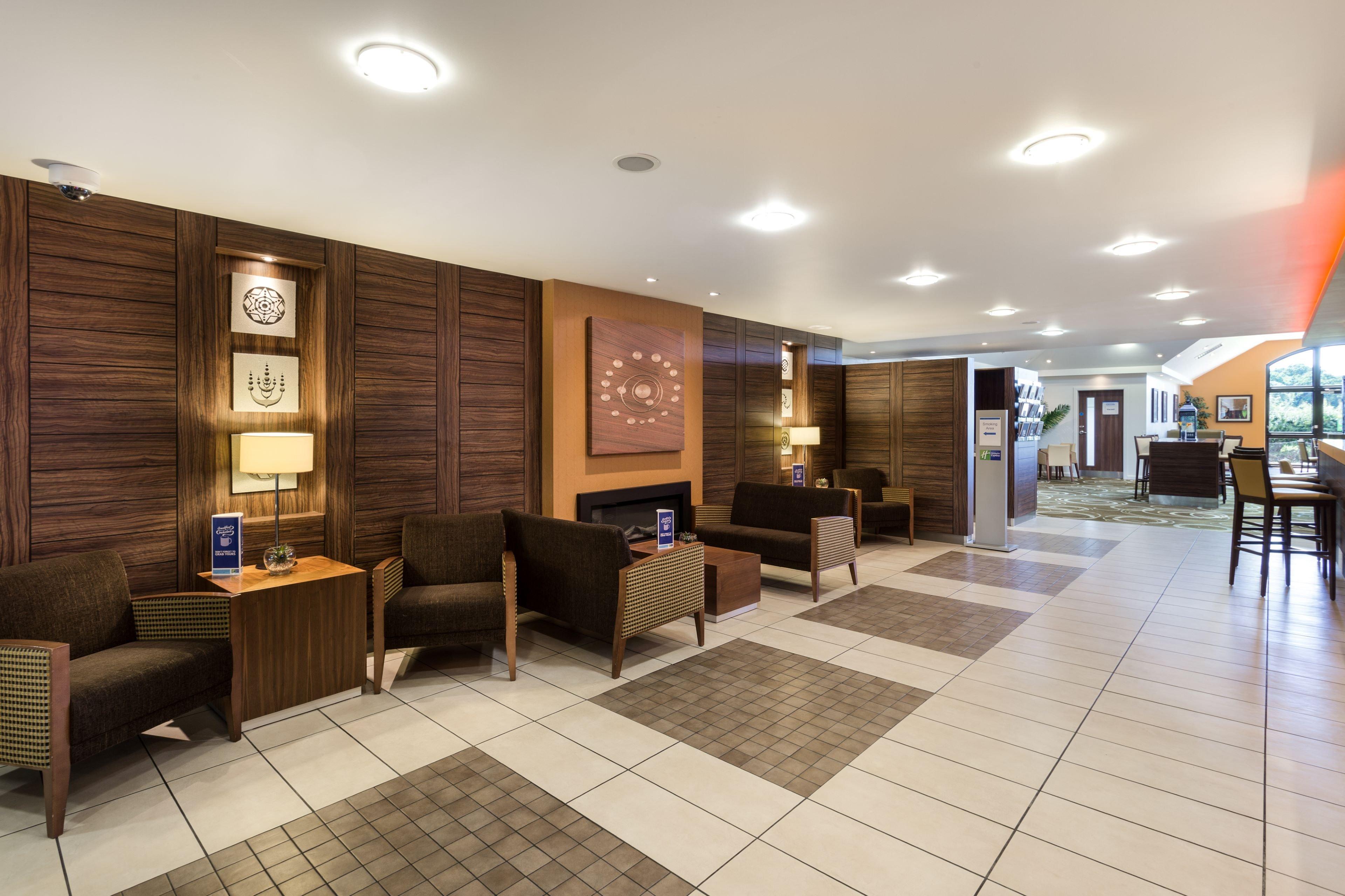 Holiday Inn Express Colchester, An Ihg Hotel Dış mekan fotoğraf