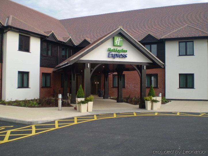 Holiday Inn Express Colchester, An Ihg Hotel Dış mekan fotoğraf