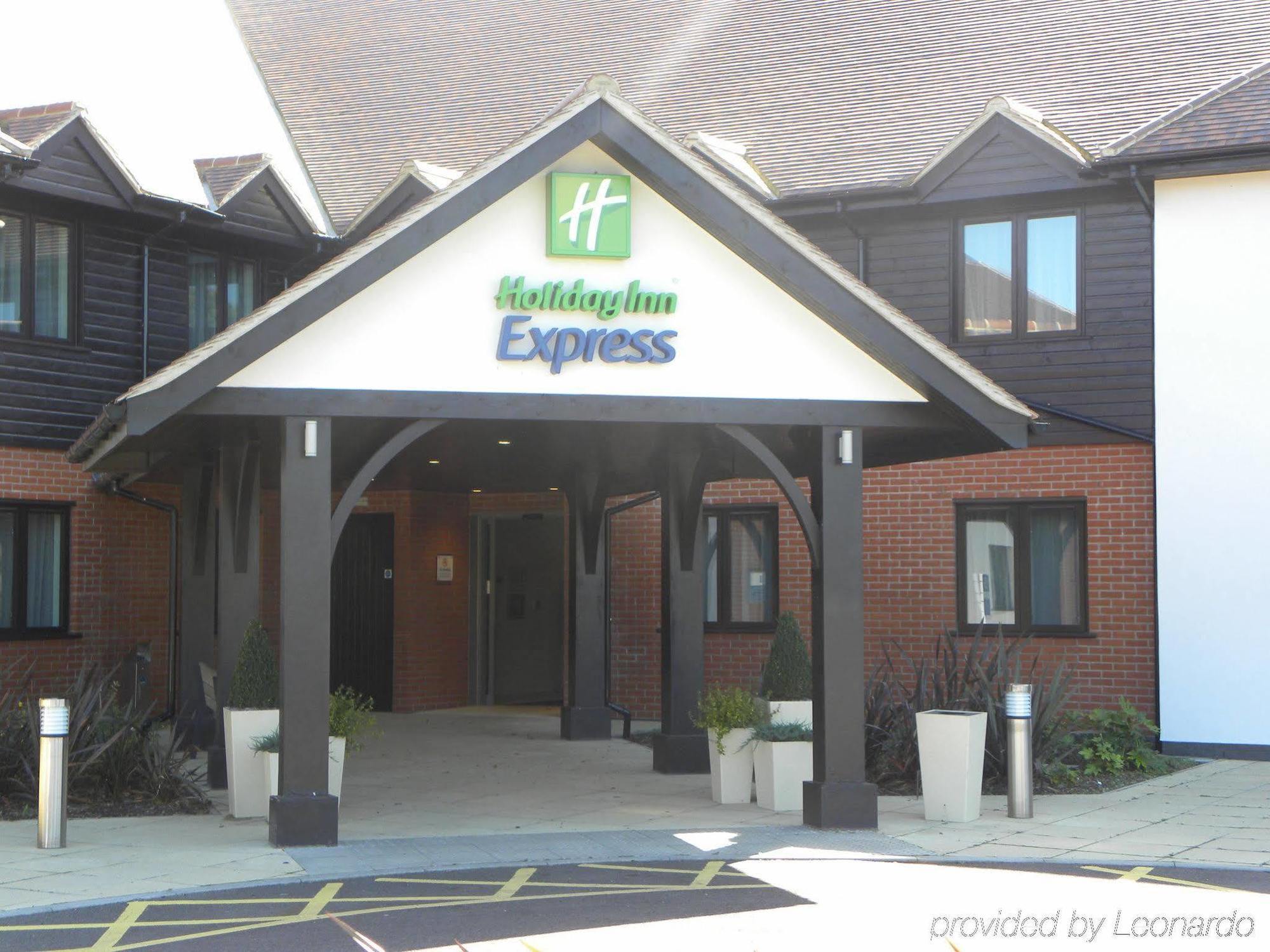 Holiday Inn Express Colchester, An Ihg Hotel Dış mekan fotoğraf